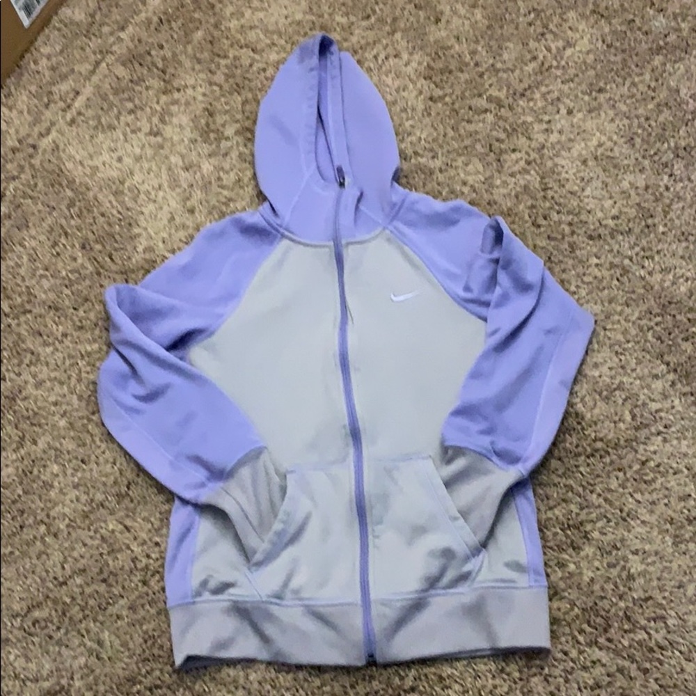 Women’s Nike therma fit hoodie EUC